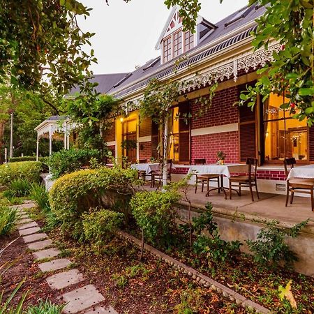 Roosenwijn Guesthouse Стелленбос Экстерьер фото