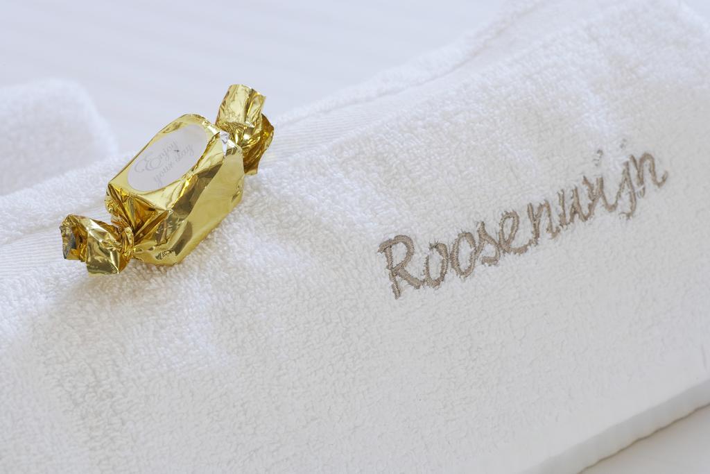 Roosenwijn Guesthouse Стелленбос Экстерьер фото